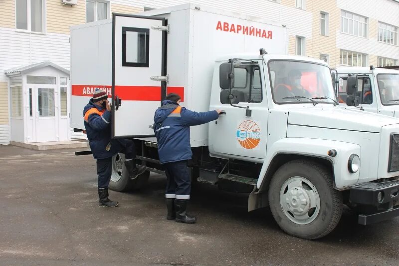 Омские распределительные тепловые сети. Теплосети Омск авария. Омские теплосети автопарк. Тепловая компания Омск.