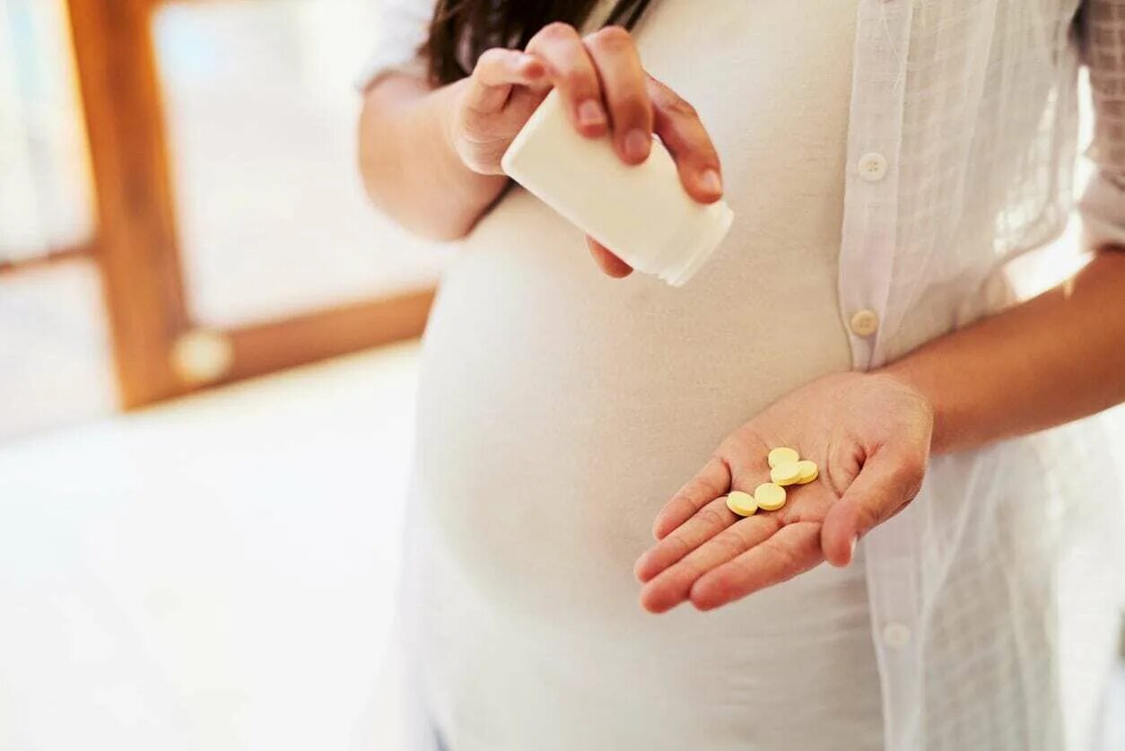 Принимать витамины во время беременности. Витамины для беременности. Витамин d беременность.