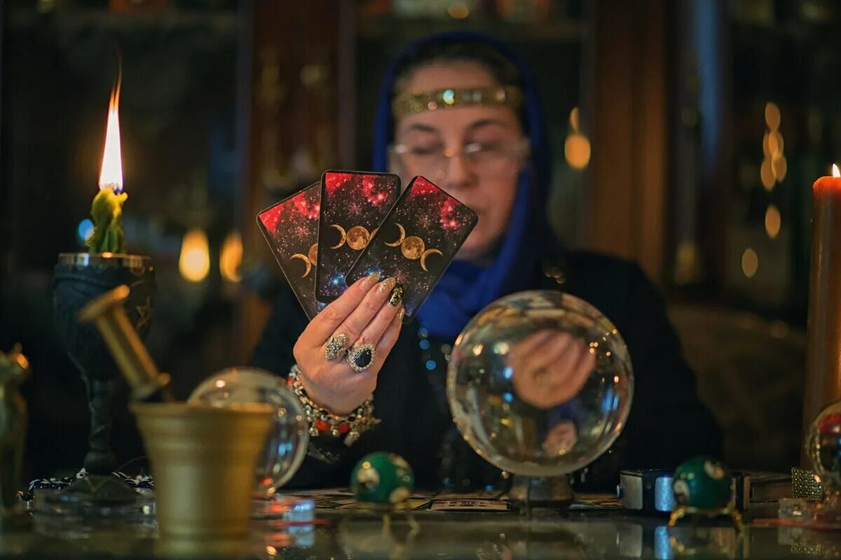 Битва экстрасенсов 16 сезон намтар энзигаль. Алексей варцаба. Некромант. Экстрасенсы обряды. Колдун битва экстрасенсов.