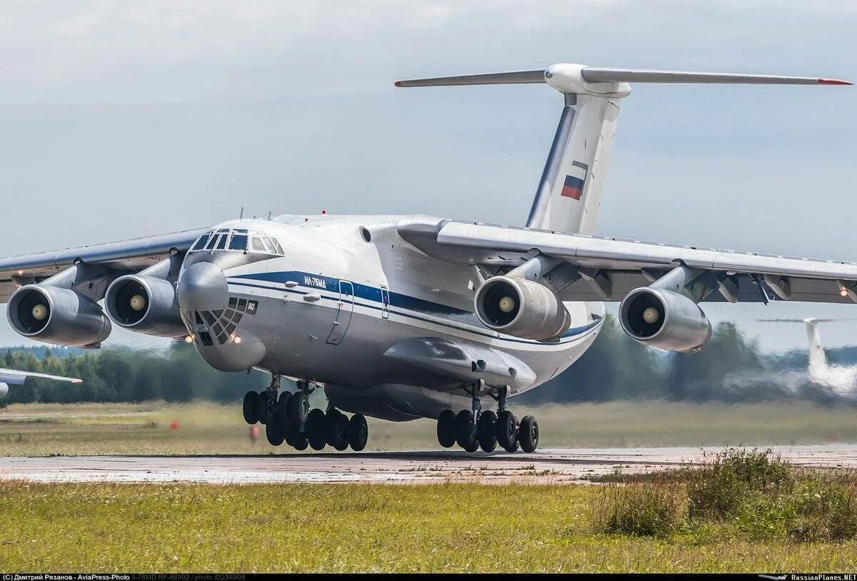 Самолеты ил купить. Ил-76мд-90а. Ил-76мд ВТА. Ил-76 военно-транспортный самолёт. Военно-транспортный самолёт ил-76мд-90а.