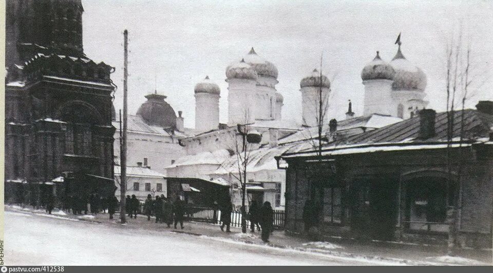 Казань николо ляпуновская церковь. Казань улица баумана 19 век. Дом панаевых. Pastvu казань. Казань в 1917 году казанский кремль.