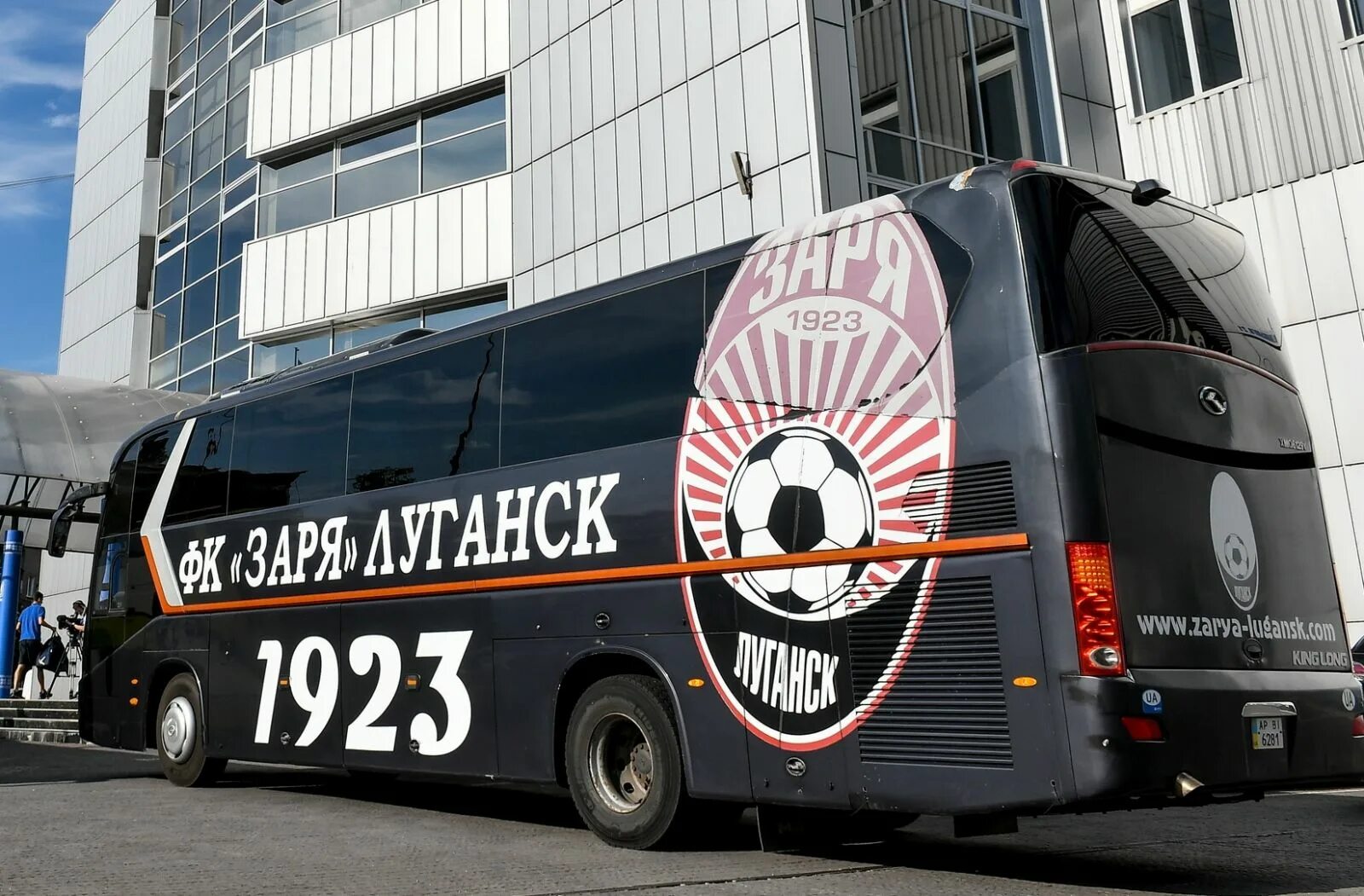 Sport bus. Футбольный автобус. Автобусы футбольных клубов. Автобусы футбольных клубов мира. Автобусы спортивных клубов.