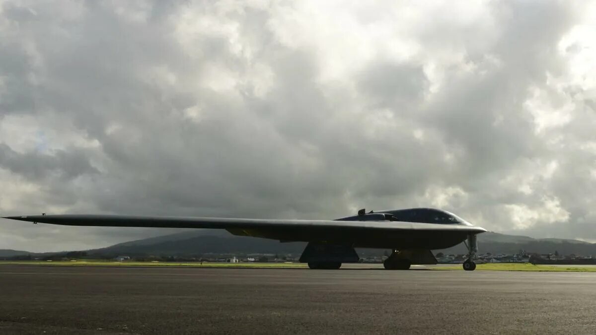 Стратегический бомбардировщик b 2. B-2 spirit: стелс-бомбардировщик. бомбардировщик сша b2. b-2 spirit stealth bomber. b2 spirit.