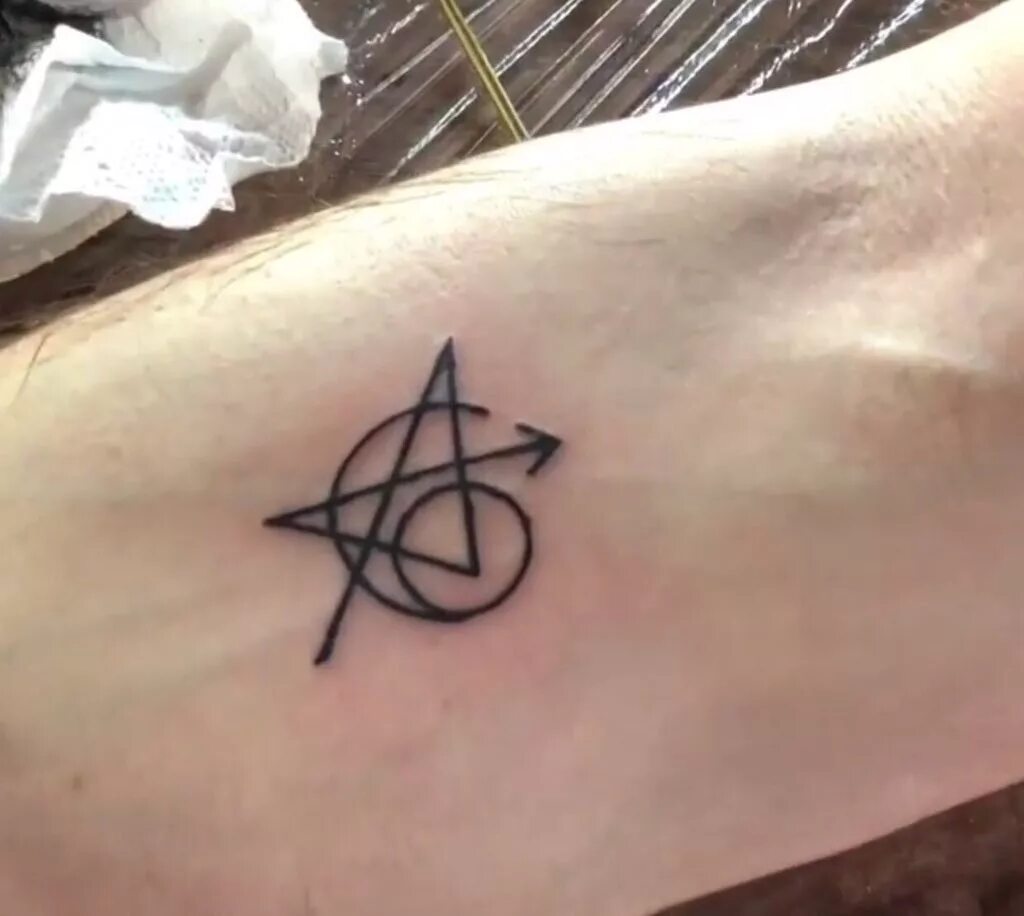 Тату медуза на предплечье. Тата 613. Звезда демида на шее тату. Дэу тата 613. Татуировки для 6 лет.