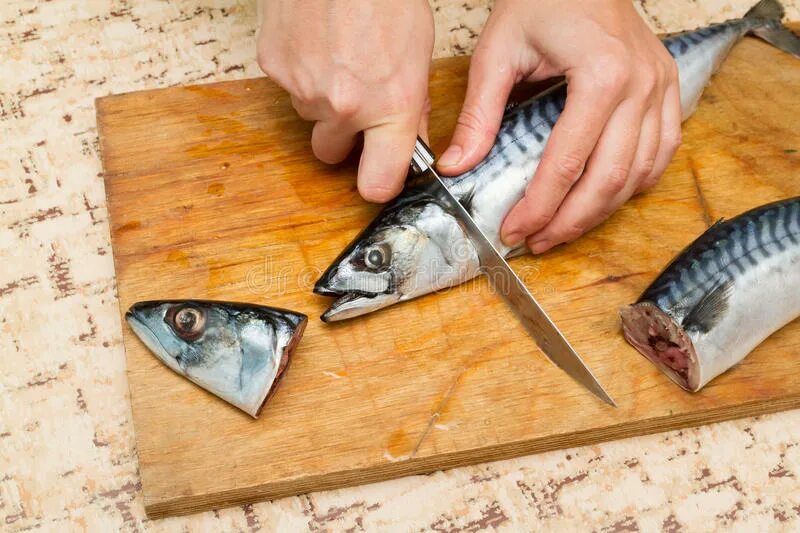 Как почистить скумбрию