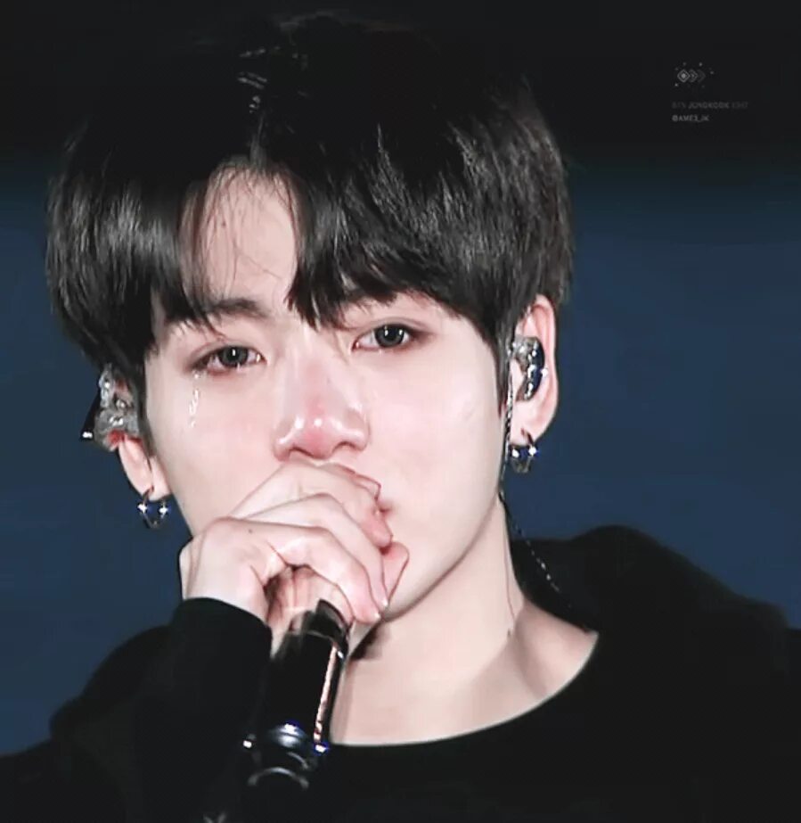 Где чонгук из bts. Чон чонгук. чонгук бтс. чон чонгук плачет. бтс чонгук плачет.