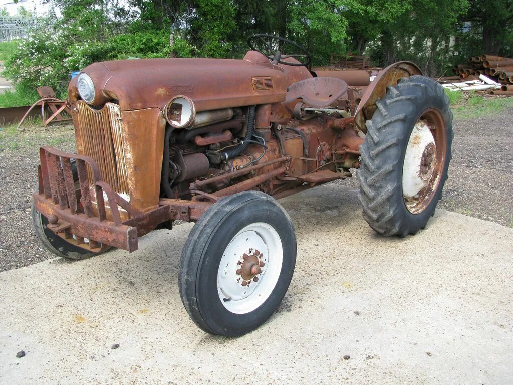 Купить старый трактор. Ford tractor 1953. Трактор Ford old. Ford Jubilee 1953. Старинные минитракторы.