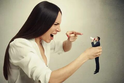 Женщина дает больше