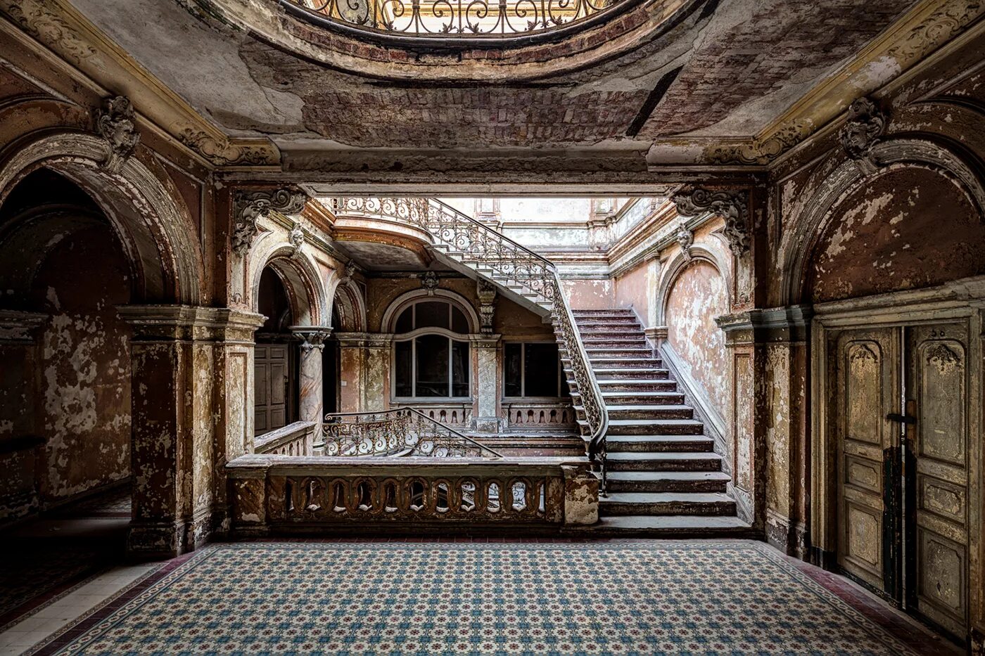 Заброшенный замок во Франции " FotoRelax Abandoned, French countryside, Chateau
