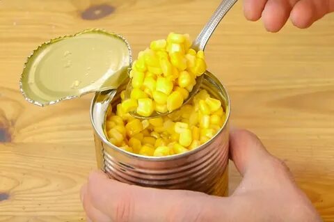Открытая банка кукурузы