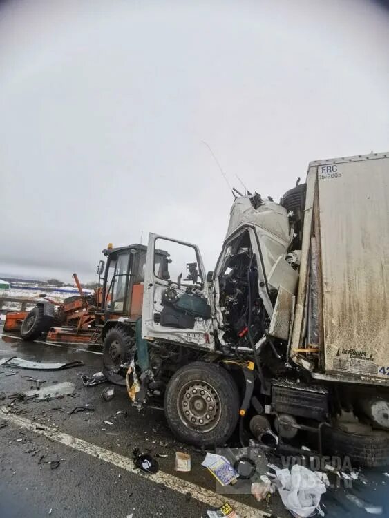 Дтп вологда сегодня на окружной. Трасса проезжающие фуры. Дтп вологда сегодня на окружной. Дтп вологда сегодня на окружной. Дтп вологда сегодня на окружной.