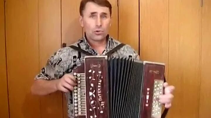 Гармонь оленичева. Игра на гармони лучшие гармонисты. Старые русские под гармонь. Застольные под гармонь. Под гармонь.