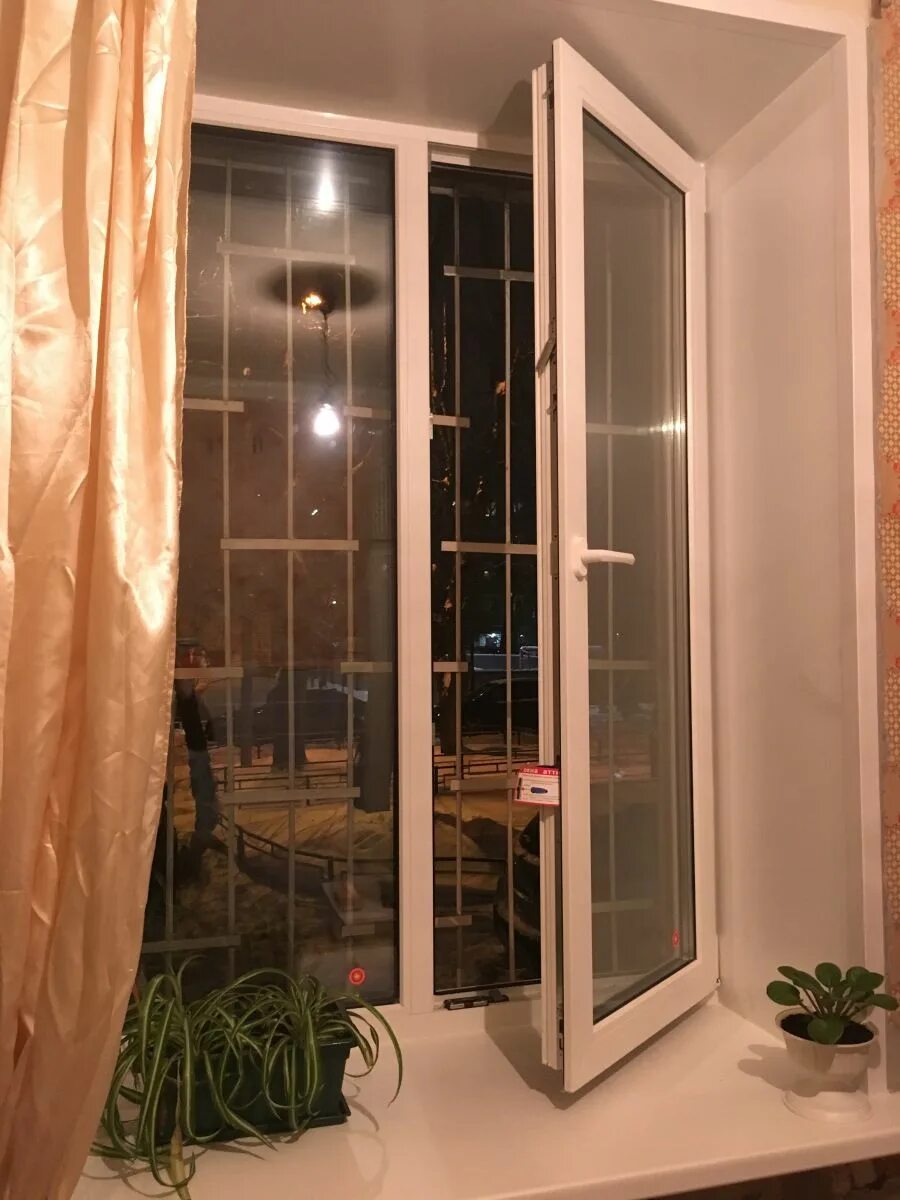 Остекление беседки. Окна в слободе. Финские раздвижные окна для террасы рехау. Подольские окна. Кашированные окна фото.