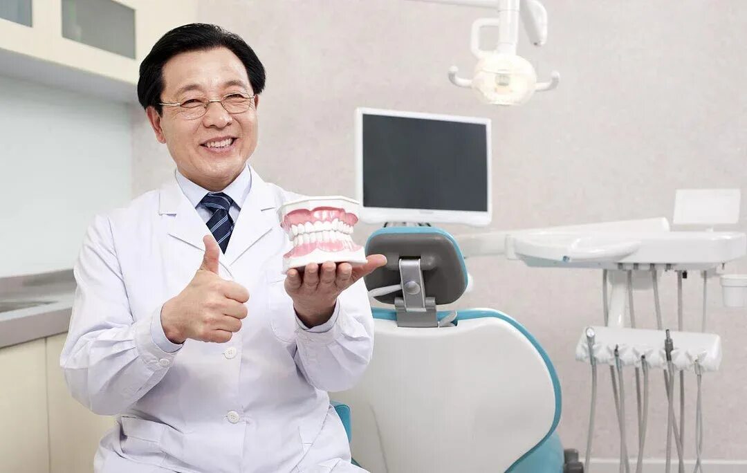 Протезисты клиники. Стоматологическая клиника Хэйхэ. Стоматология в Корее.
