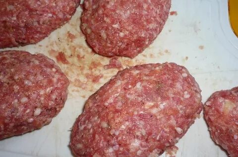 Круглая котлета из рубленного мяса
