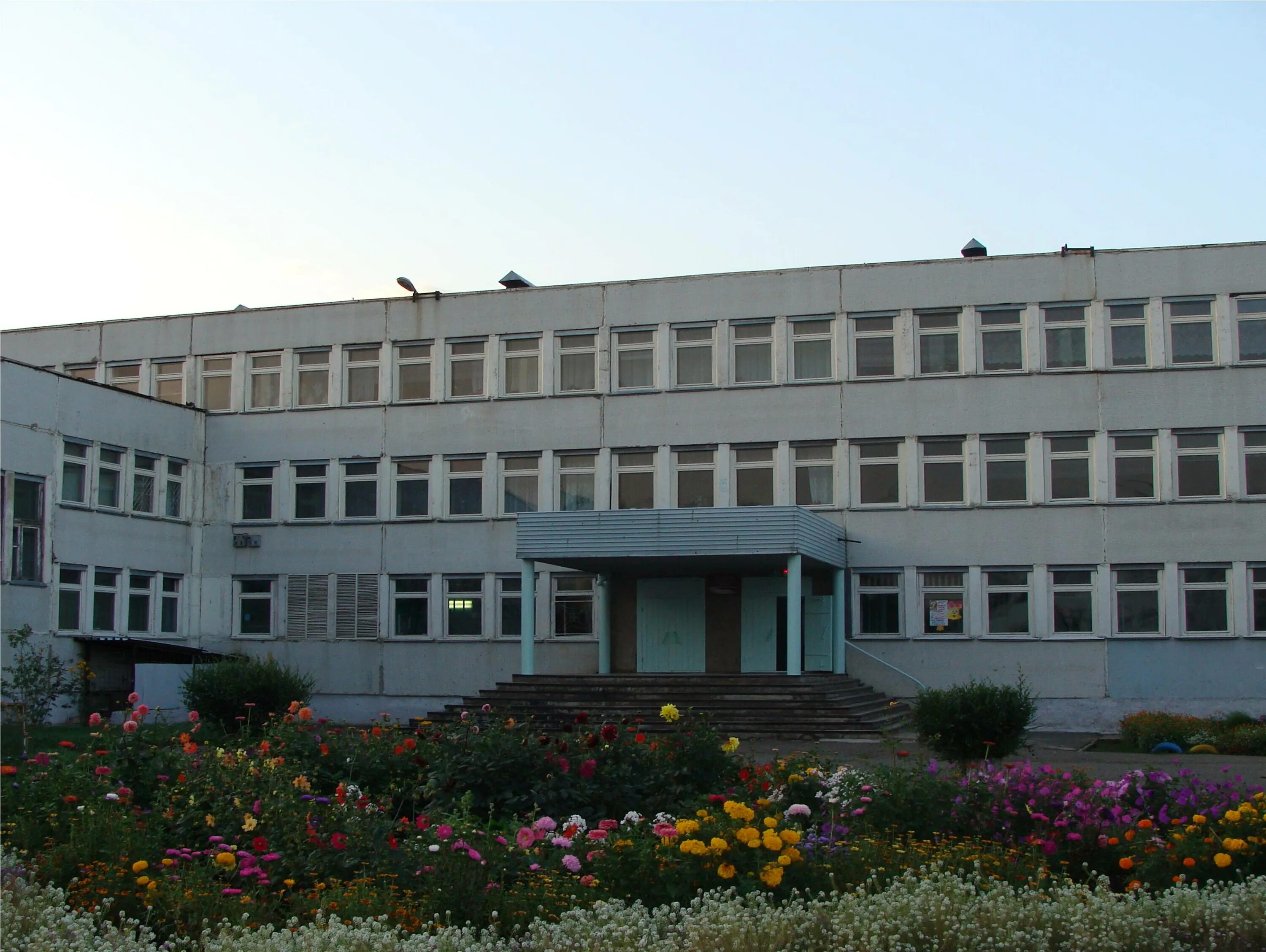 Школа 6 лобня имени сахнова в. Школа 5 серпухов. Сайт мбоу зсош №6 заинск. Сош 6 тбилисская краснодарский край. Серпухов.