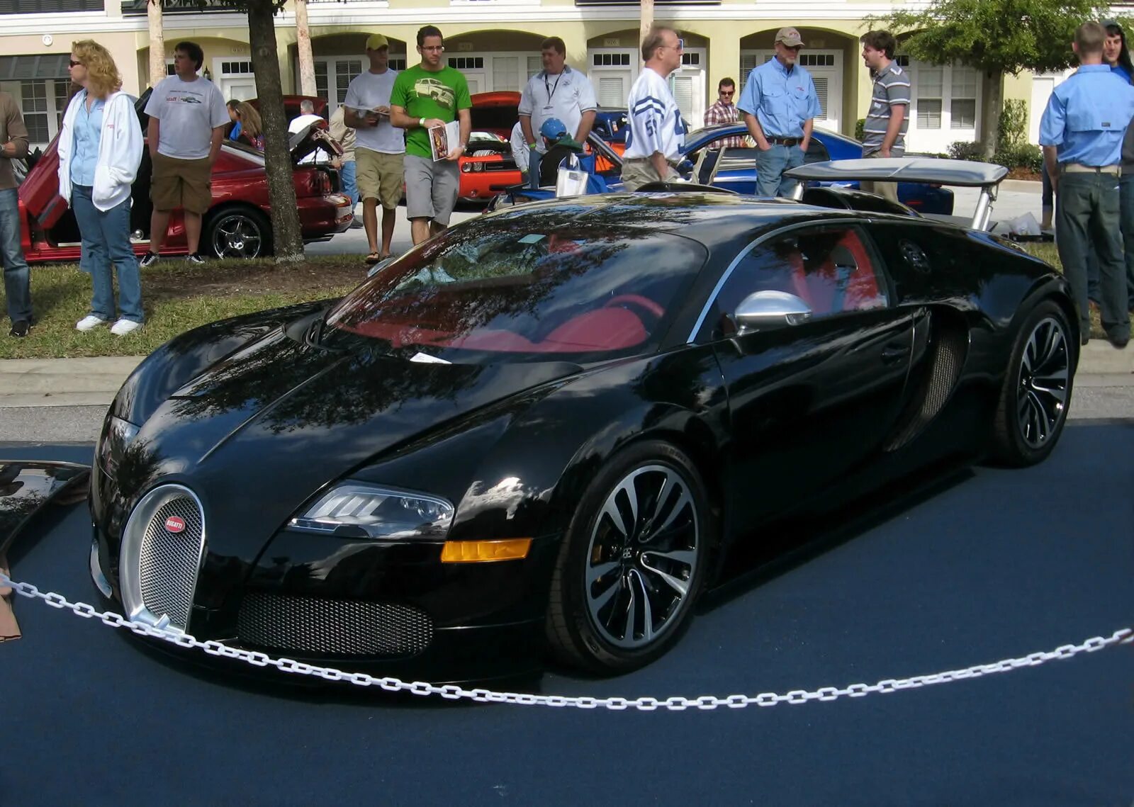 Bugatti black. Бугатти Вейрон черная. Bugatti Veyron Mansory linea Vincero. Bugatti Veyron черный. Бугатти Блэк кар.