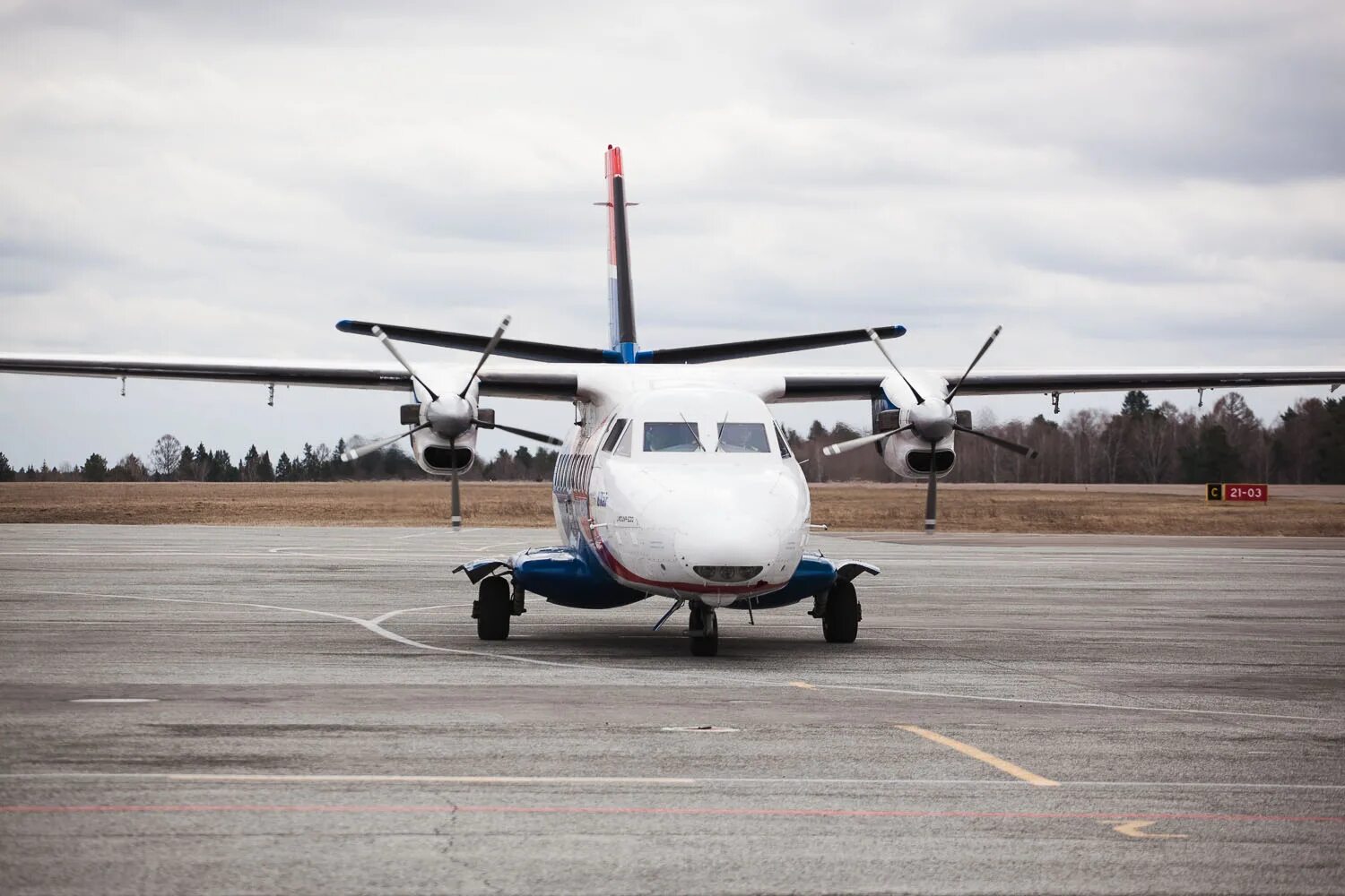 Самолет новокузнецк. L410 Абакан. Л 410 В Томске. Самолет Абакан Томск. Томск прямые самолеты.