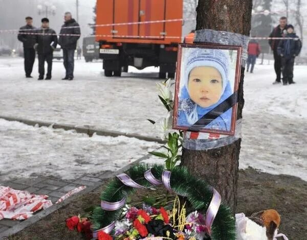 Новости о трагедии в брянске. Гибель ребенка в брянске. похороны мальчика 8 лет.