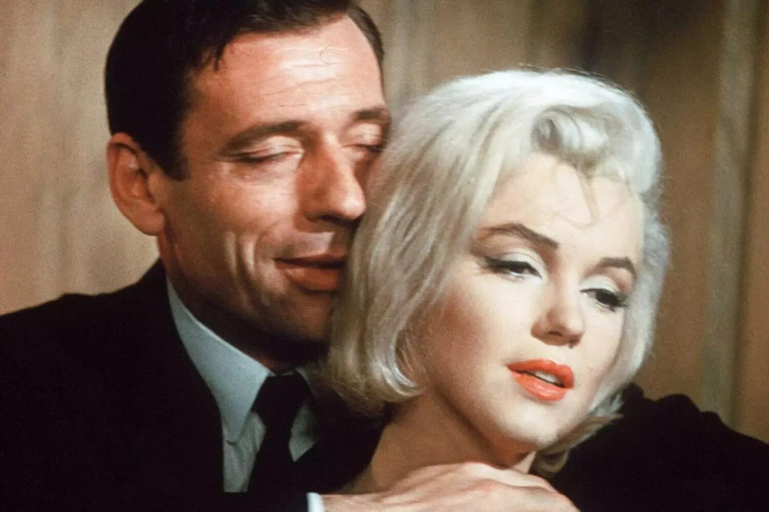 Ив монтан и монро. Ив монтан и мэрилин монро фото. Мон сеньора. Нибас бердянск. Гостиница мон синьор бердянск.