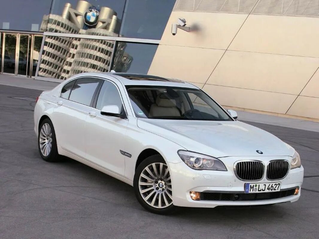 Бмв 7 россия. BMW 7 2008. BMW 7 2012. BMW 7 Series 2008. BMW 7 Series f01 2008.