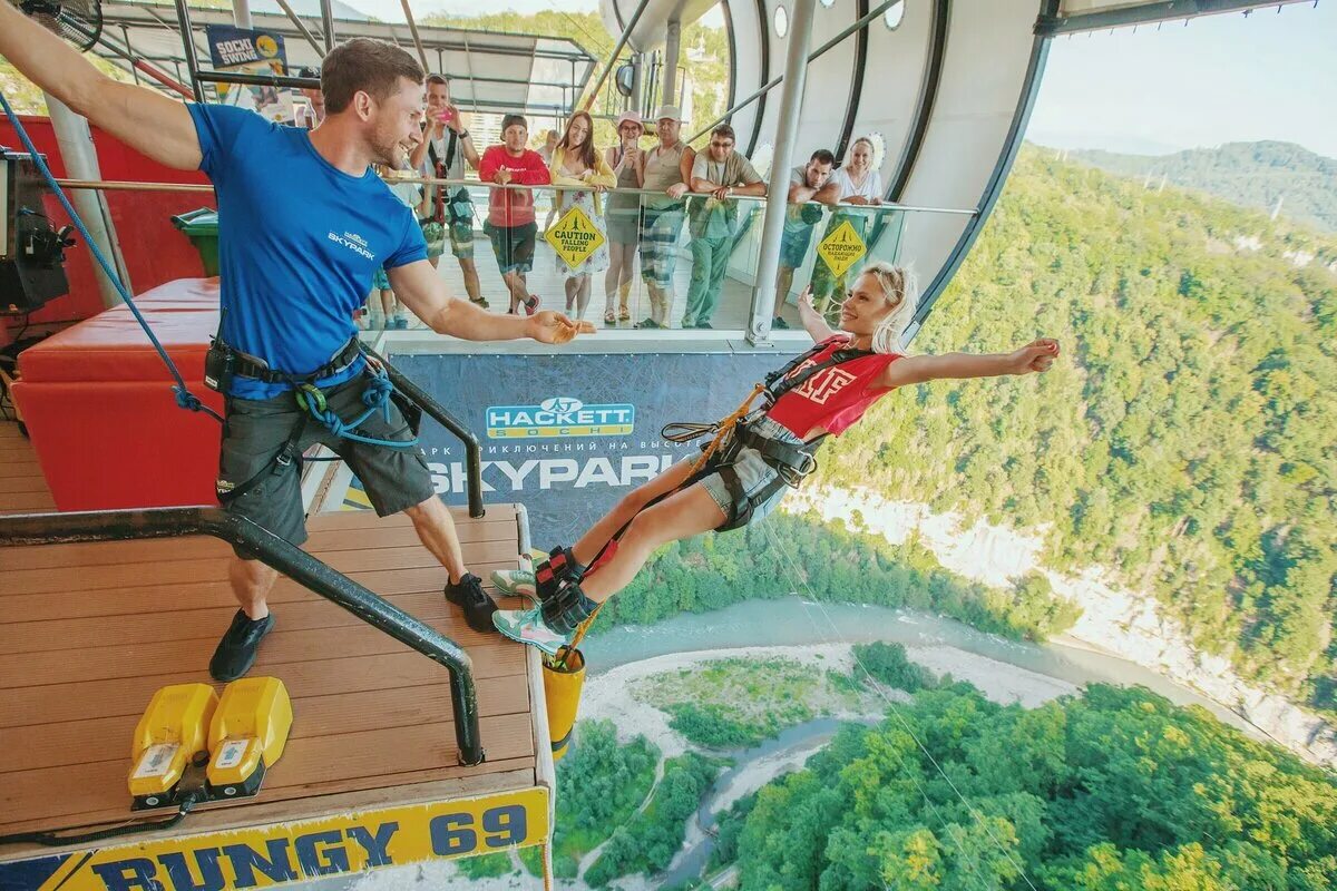 Скай парк Сочи Bungy 69. Сочи тарзанка Skypark 207 метров. Сочи Скай парк прыжок с банджи 207м. Скайпарк Сочи прыжок. Экскурсии в сочи цены 2024