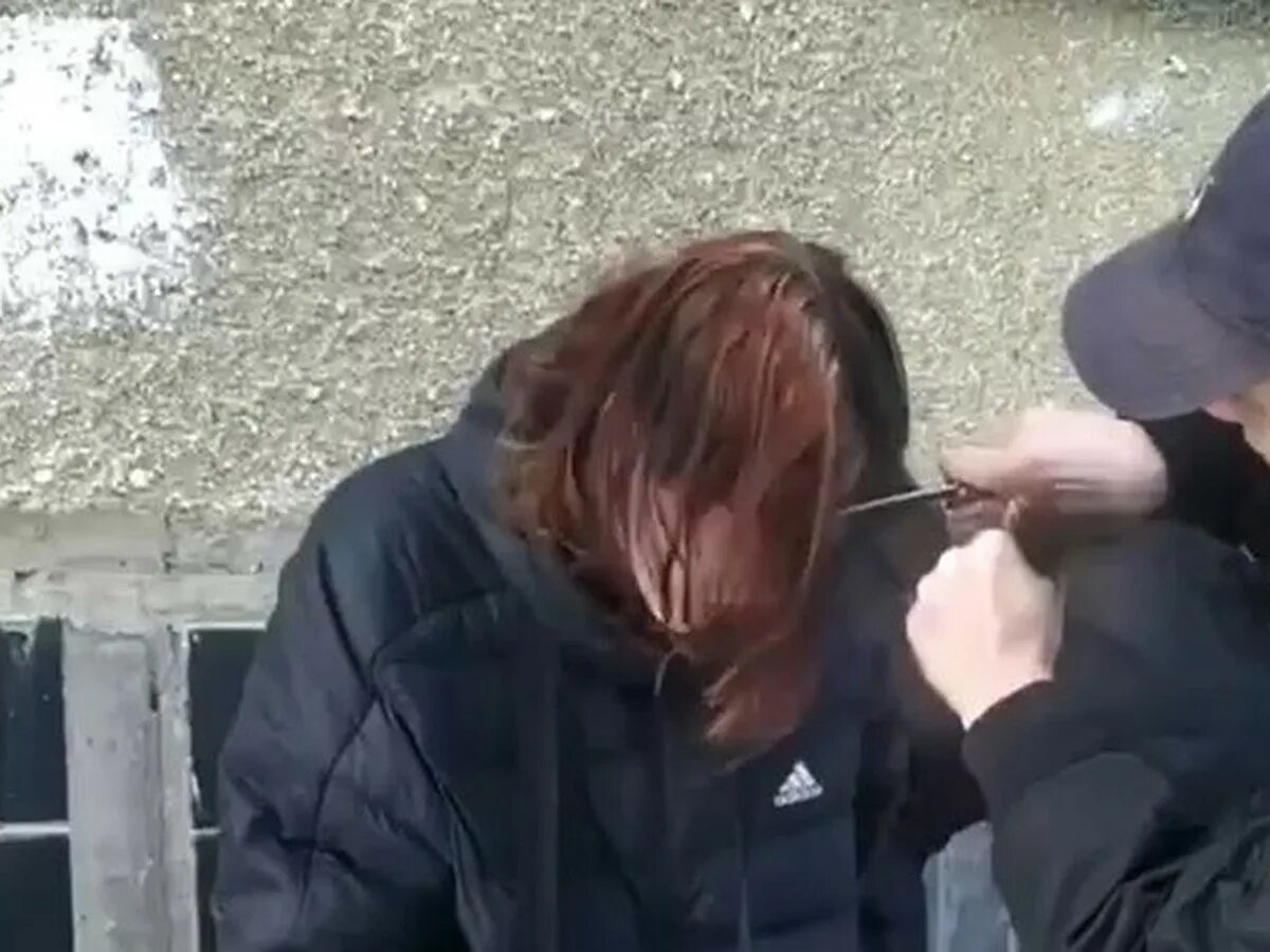 Девочку из чвк редан натянули