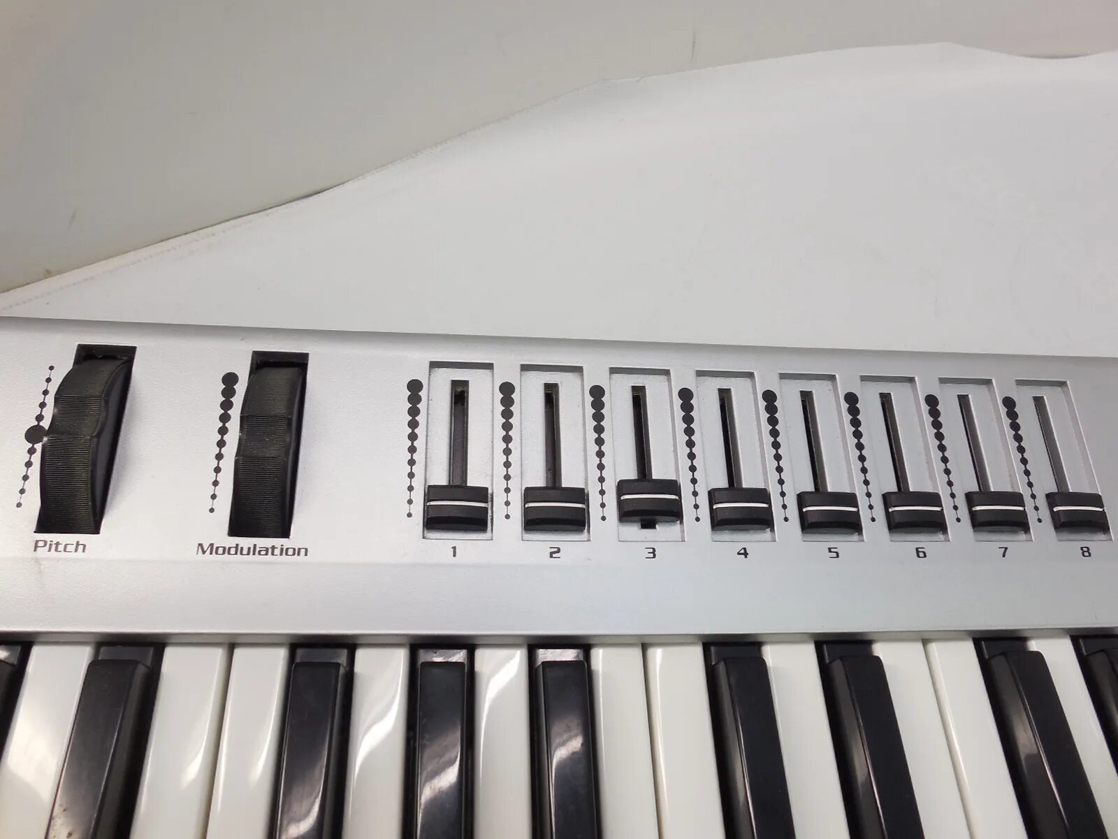 Midi клавиатура smk 25. Midi-клавиатура m-audio radium 61. m-audio radium 49. midi-клавиатура m-audio radium 49. миди клавиатура m audio radium 61 характеристики.