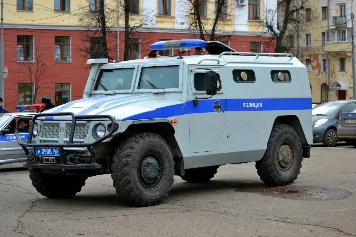 Какая техника используется в полиции. ГАЗ 2330 тигр полиция. ГАЗ 2330 тигр ОМОН. Технопарк ГАЗ тигр полиция 186607.