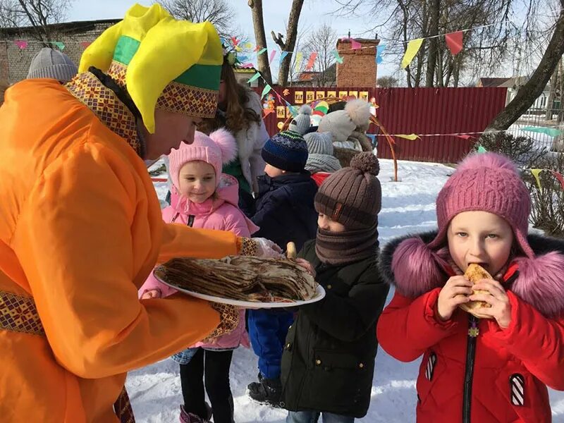 Масленица в детском саду. Скоморох на Масленицу в детском саду. Игры на Масленицу в детском саду. Новости сайта сада масленица