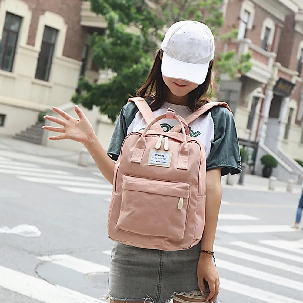 Рюкзак Tote Backpack. Девушка с рюкзаком. Рюкзак для девушки стильный.