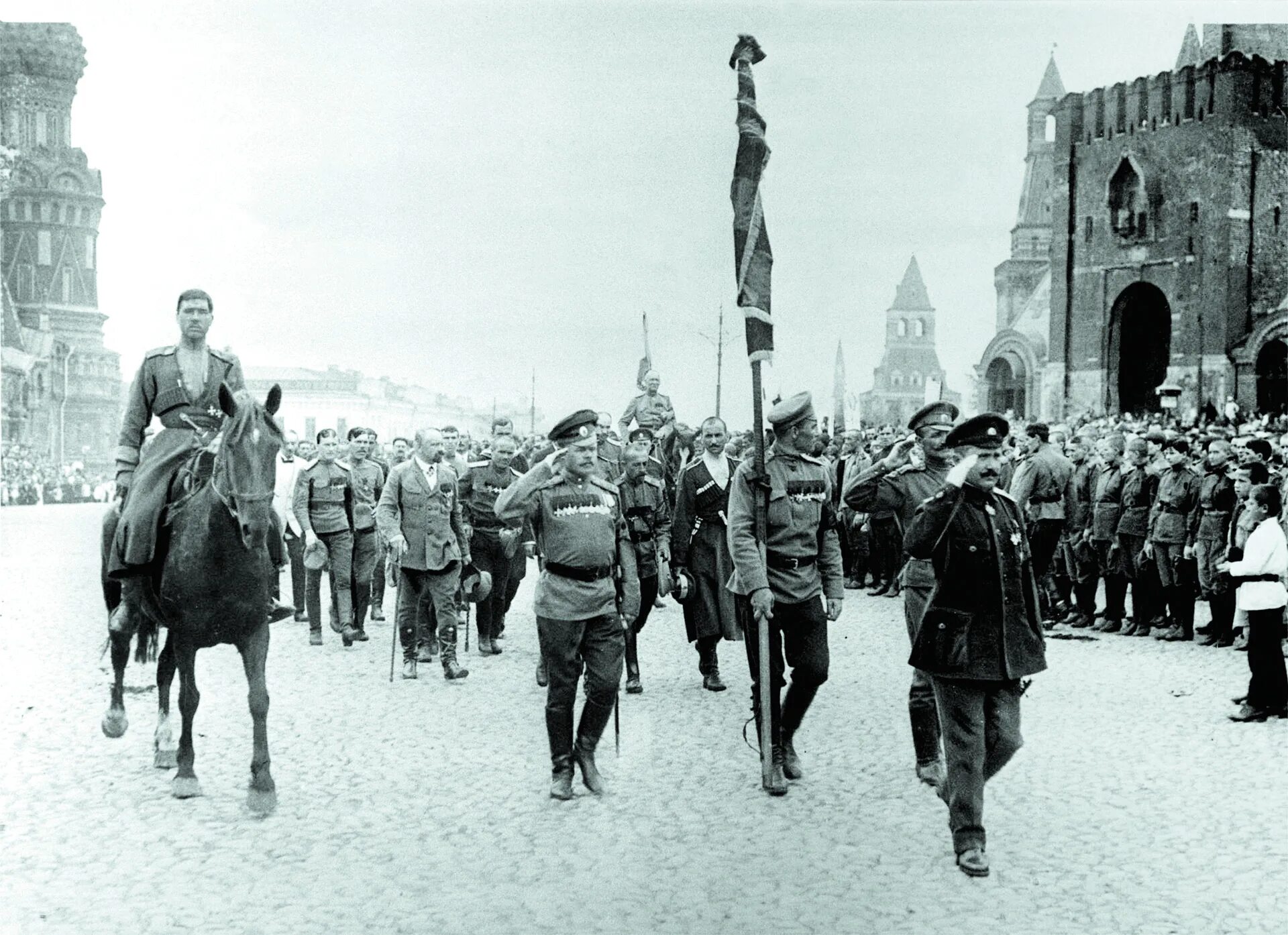 революция 1917 года в москве. февральская революция 1917 на красной площади. москва в 1917 году. страстная площадь в москве 1917. революция в москве 1917.