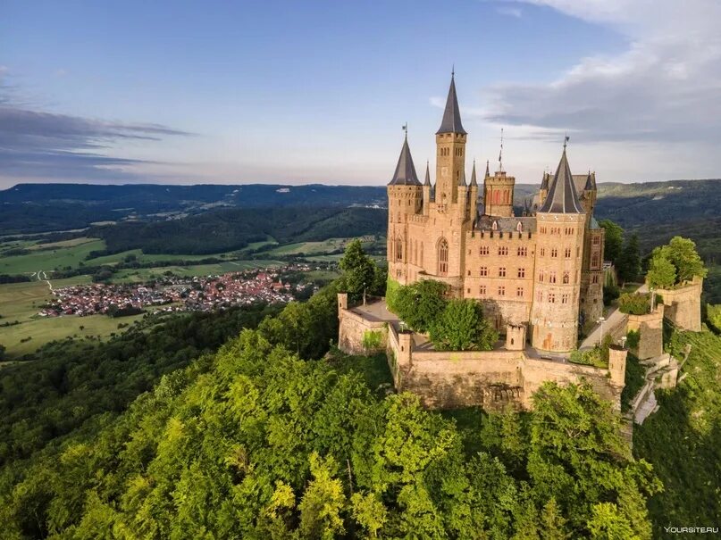 А что такое замок. Замок гогенцоллерн. замок гогенцоллерн (hohenzollern_castle).