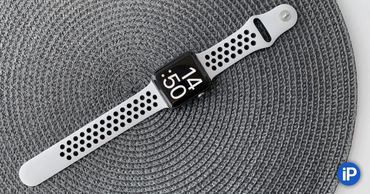 Ремешок на apple watch силиконовый на руке. Чем очистить силиконовый ремешок от часов. Как почистить ремешок от смарт-часов. Белый силиконовый ремешок для часов. Чем отмыть ремешок apple watch белый.
