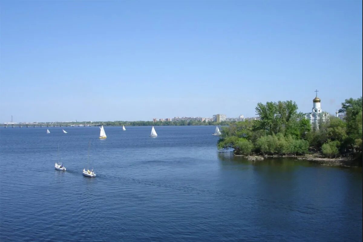 Крынки на левом берегу днепра. Река Днепр на Украине. Днепропетровск река. Левый берег реки Днепр. Река Днепр Светловодск.