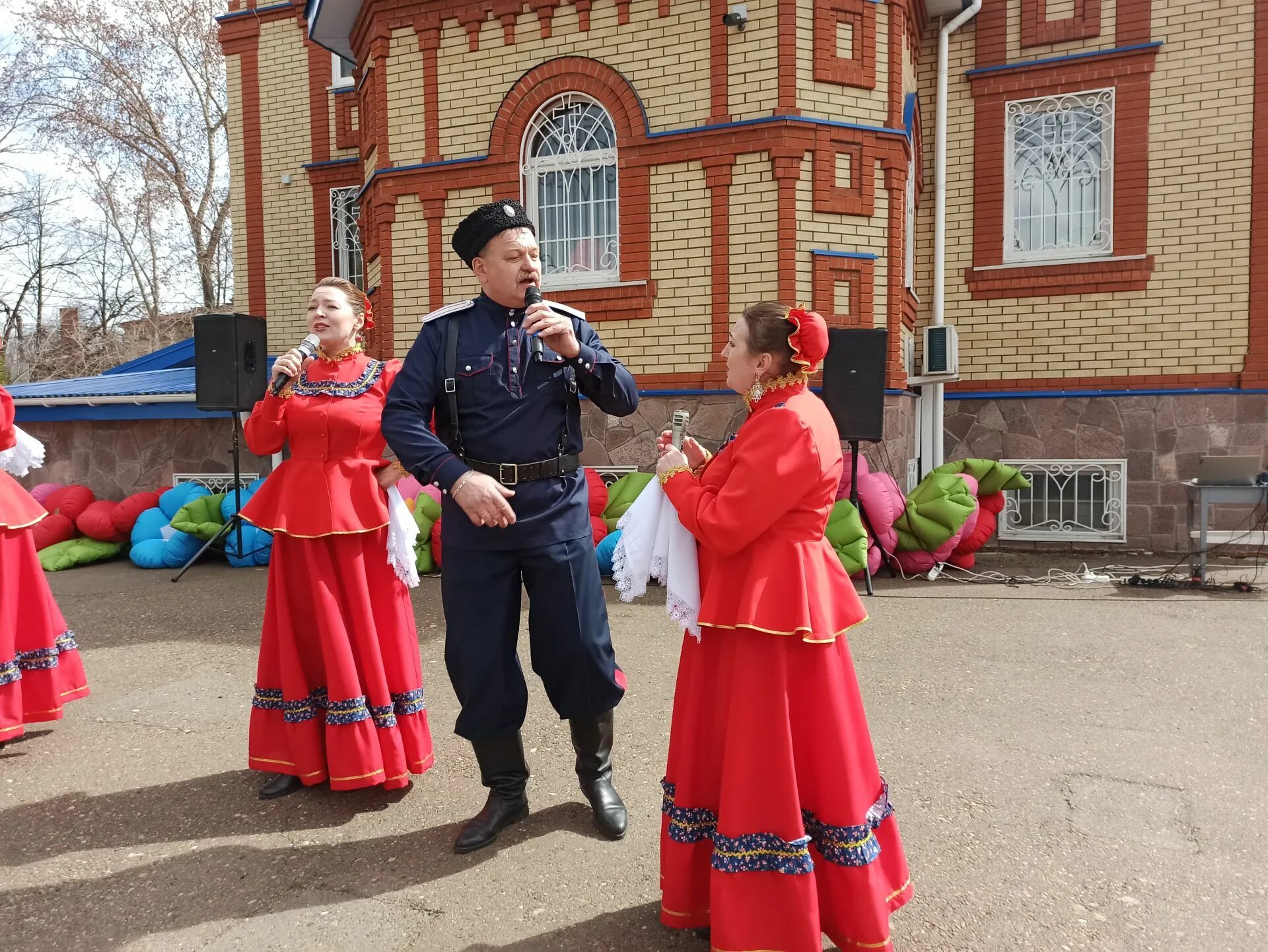 Пасха в 2024 красная горка. Красная горка в 2023. Красная горка Егорьевск 2023. Праздник красная горка в 2023. Гулянья на красную горку.