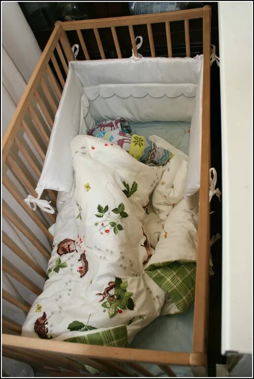 Спать на балконе. Сон на балконе новорожденного. Сон грудничка на балконе. Сон на балконе новорожденного зимой. Балкон для новорожденных.
