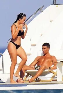 Georgina Rodriguez Nude and Hot Pictures.