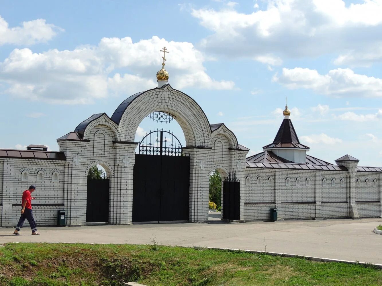 Церковь в Алексеевке Хвалынского района. Белгород поселок Алексеевка. Храм поселка Алексеевка. Алексеевка Варненский район Челябинская область. Парнас алексеевка