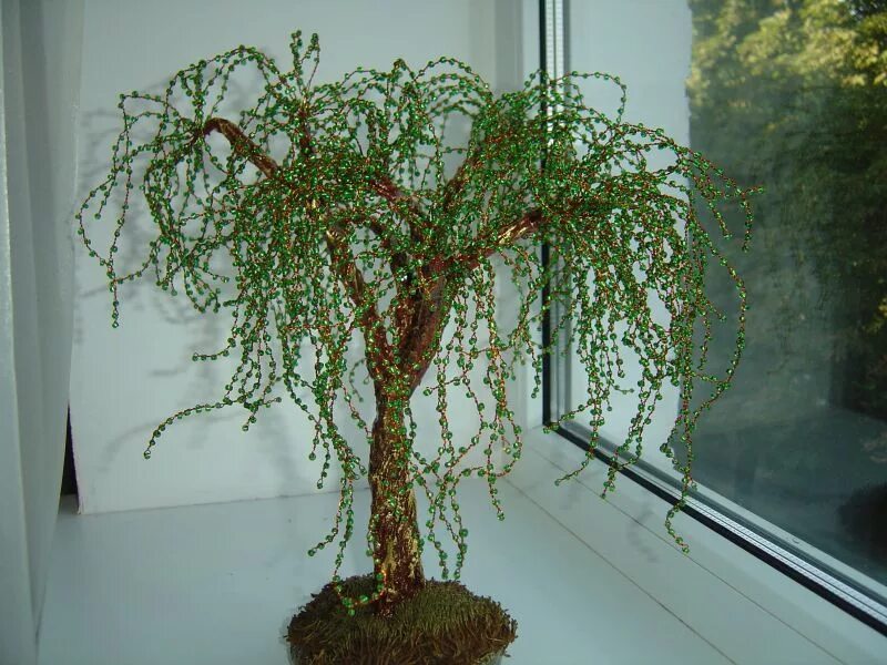 Дерево из бисера ива плакучая. Деревце из бисера ива. Бисерное дерево плакучая ива. Бонсай плакучая ива. Дерево из бисера ива плакучая.