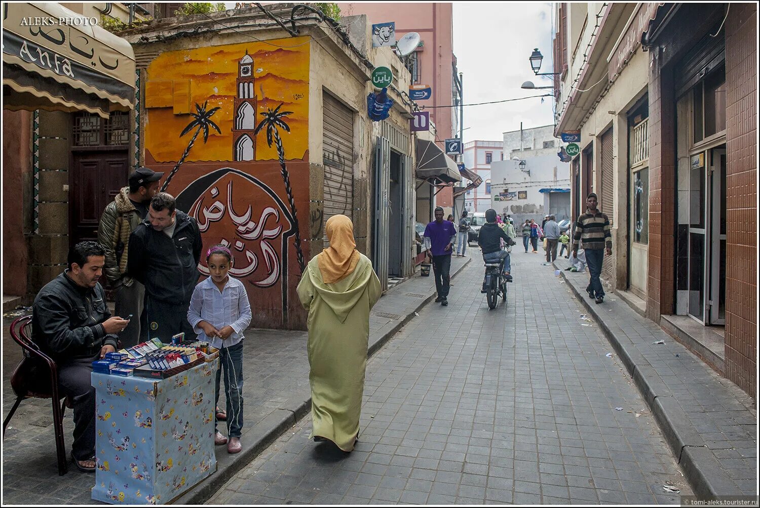 Марокко погода сейчас. Касабланка жители. Касабланка (Марокко). Касабланка Марокко улицы. Suesse Касабланка Марокко.