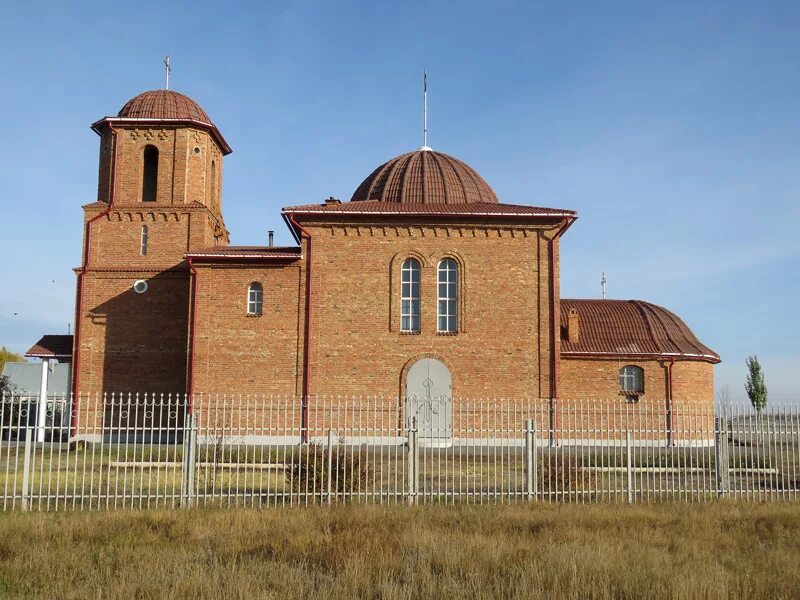 Гальбштадт Церковь. Гальбштадт Алтайский край. Гальбштадт Лютеранская Церковь. Немецкая деревня на Алтае Гальбштадт.