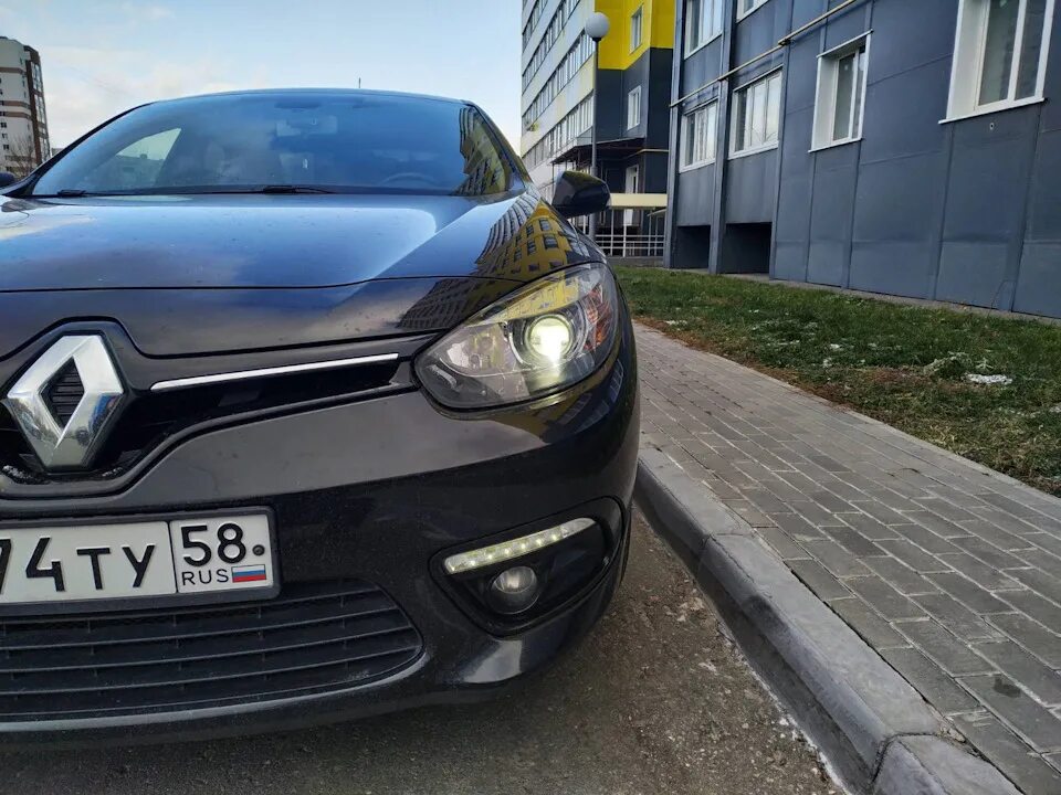 Renault Fluence линзы. Led линзы Fluence Renault. Линзы на Рено Флюенс. Fluence штатные линзы. Птф рено флюенс