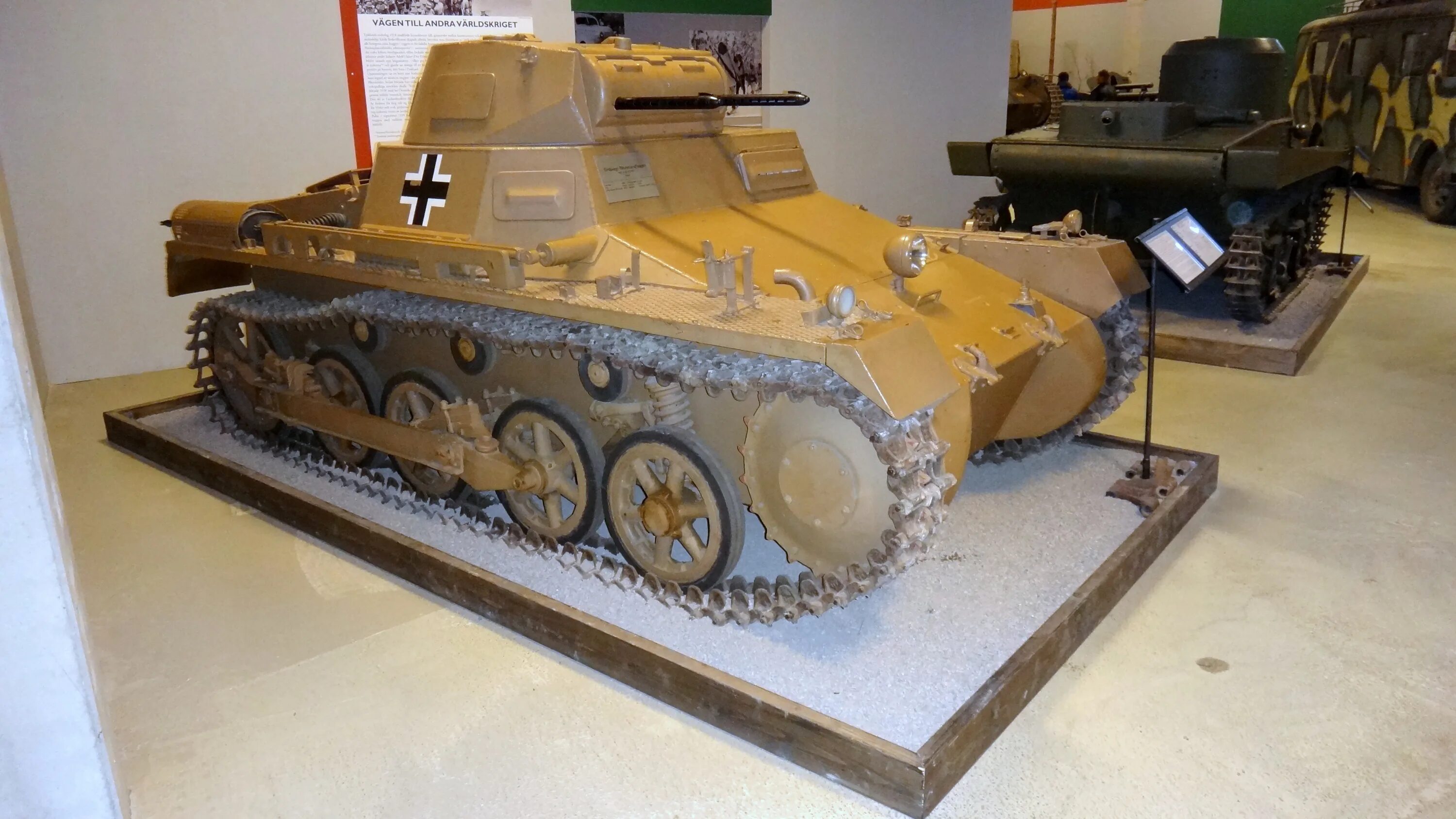 Panzerkampfwagen i ausfuhrung a sonderkraftfahrzeug 101 перевод. Панзеркампфаген. Танк панцер 1. Танк pz kpfw 1. Танк pz kpfw 1.