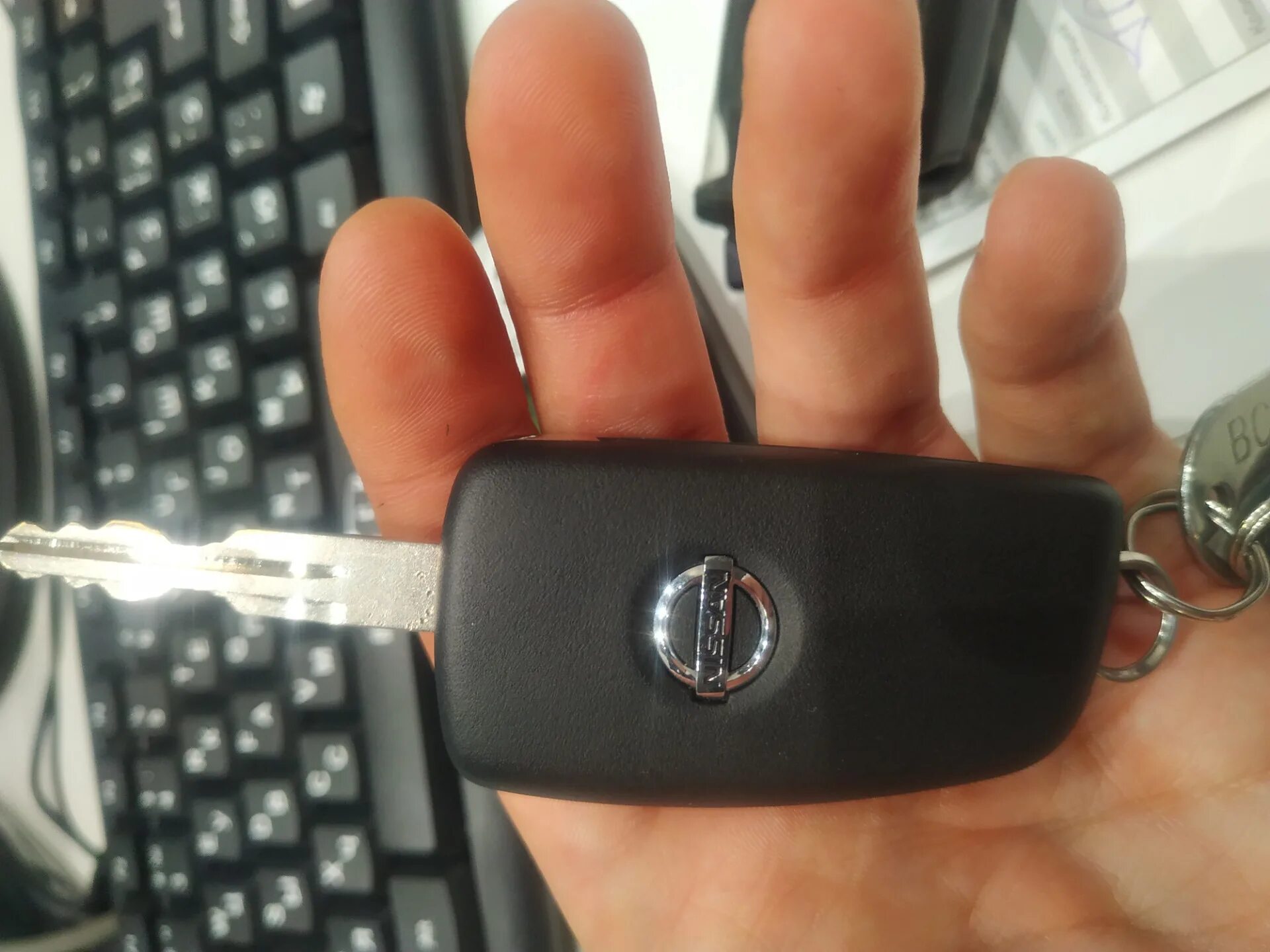 Альмера Классик выкидной ключ. Выкидной ключ Nissan Almera Classic. Nissan Almera Classic ключ. Выкидной ключ Ниссан Альмера g15.