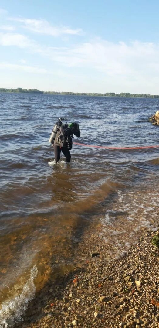 Затонувшая Волга. Утопленники в реке Волга. На реке Свияга в Татарстане утонул мужчина. Утонули молодыми