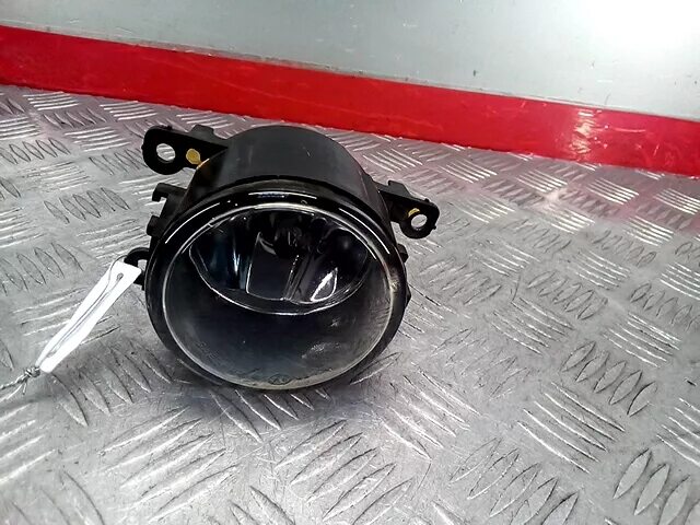 Птф правая. Птф сузуки гранд витара 2008. 3550063j02 · suzuki фара противотуманная. suzuki grand vitara 2012 птф. туманки гранд витара 2012.