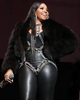 67.2k Likes, 745 Comments - Ashanti (@ashanti) on Instagram: "🖤 🖤.