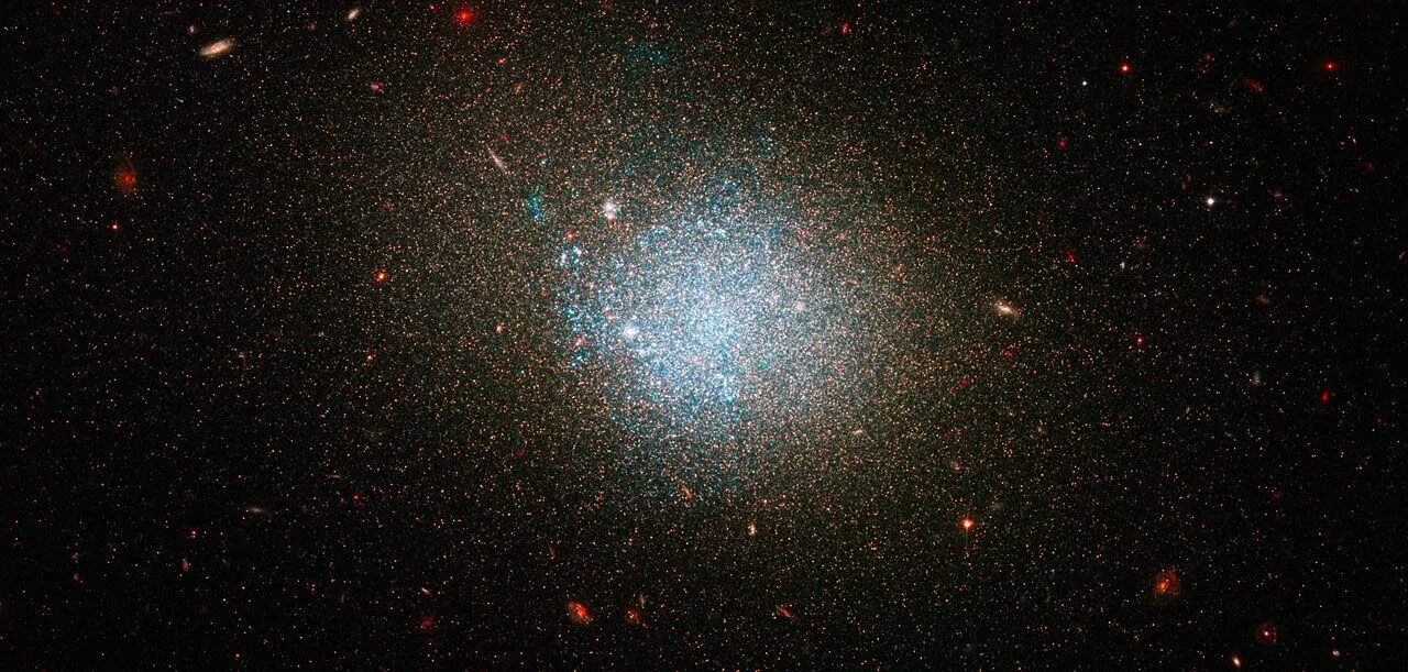 Размер самой большой галактики. Ic 1101. Ic 1011 Галактика. Самая большая Галактика ic 1101. Galaxy NGC 4163.