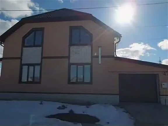 Дом с гаражом под одной крышей. Дом с участком. Элитный коттедж с бассейном. Авито дом два. Продается частный дом.